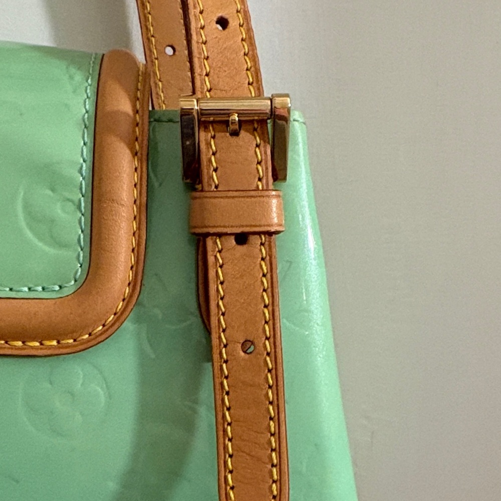 Authentic 1998 Louis Vuitton Vernis Biscayne Bay Bag in Peppermint - Picture 9 of 16
